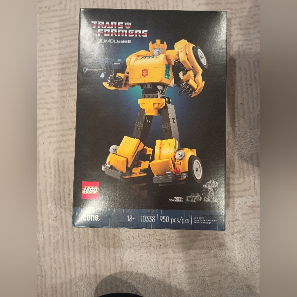 LEGO Icons Bumblebee Transformer 10338